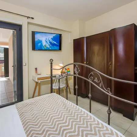 Manolia Dream 3-bedrooms 30m To The Agia Marina (Crete)